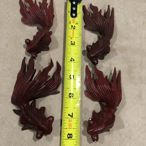 - Small carved Rosewood Fish with Glass eye - Picture 4 of 8